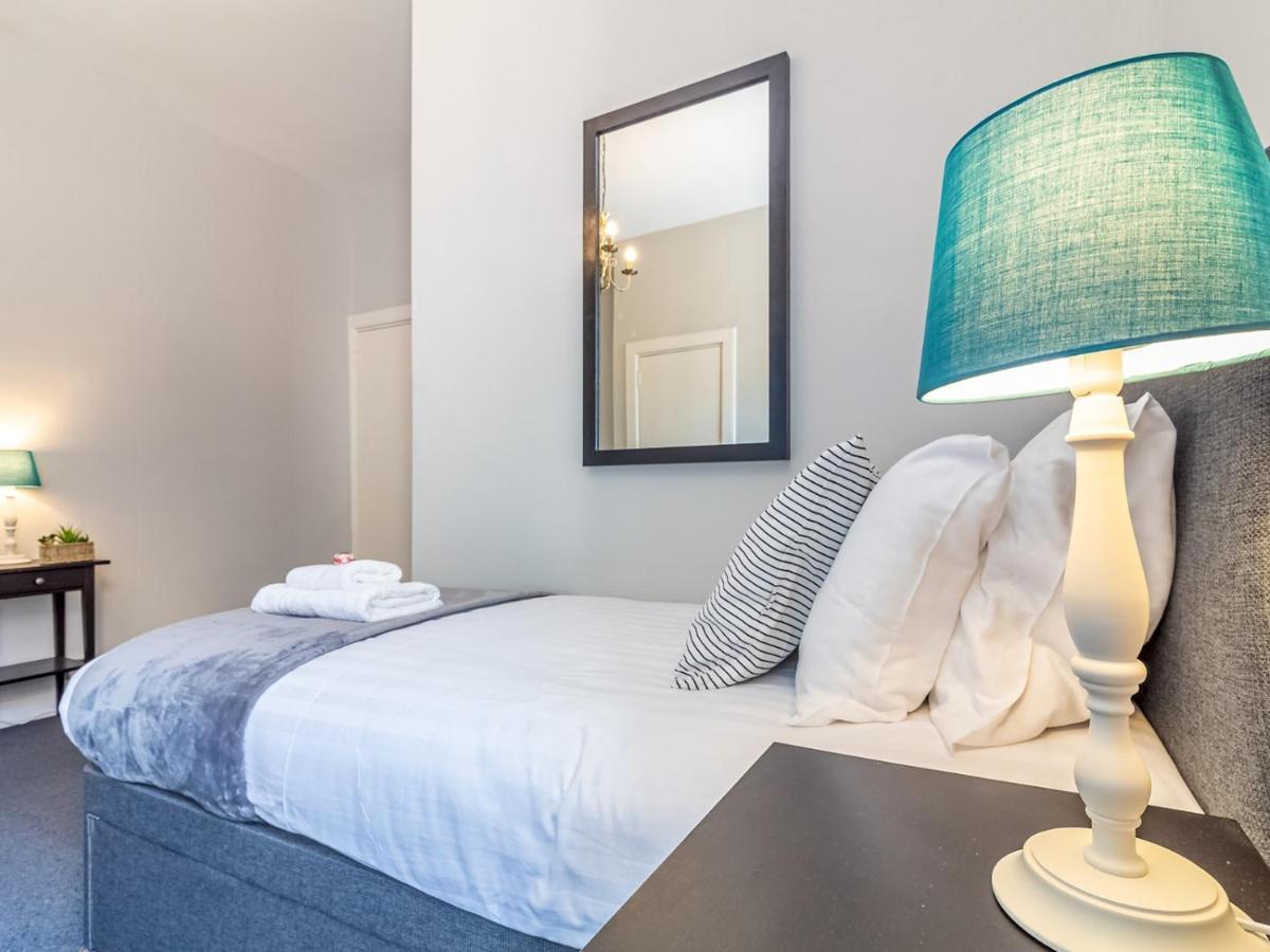 Pass The Keys Spacious And Homely Flat On The Royal Mile EDI Exterior foto
